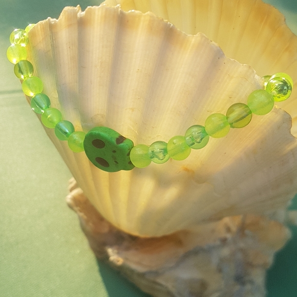 💀 Toxic Skull Slime Bracelet - Picture 7 of 9